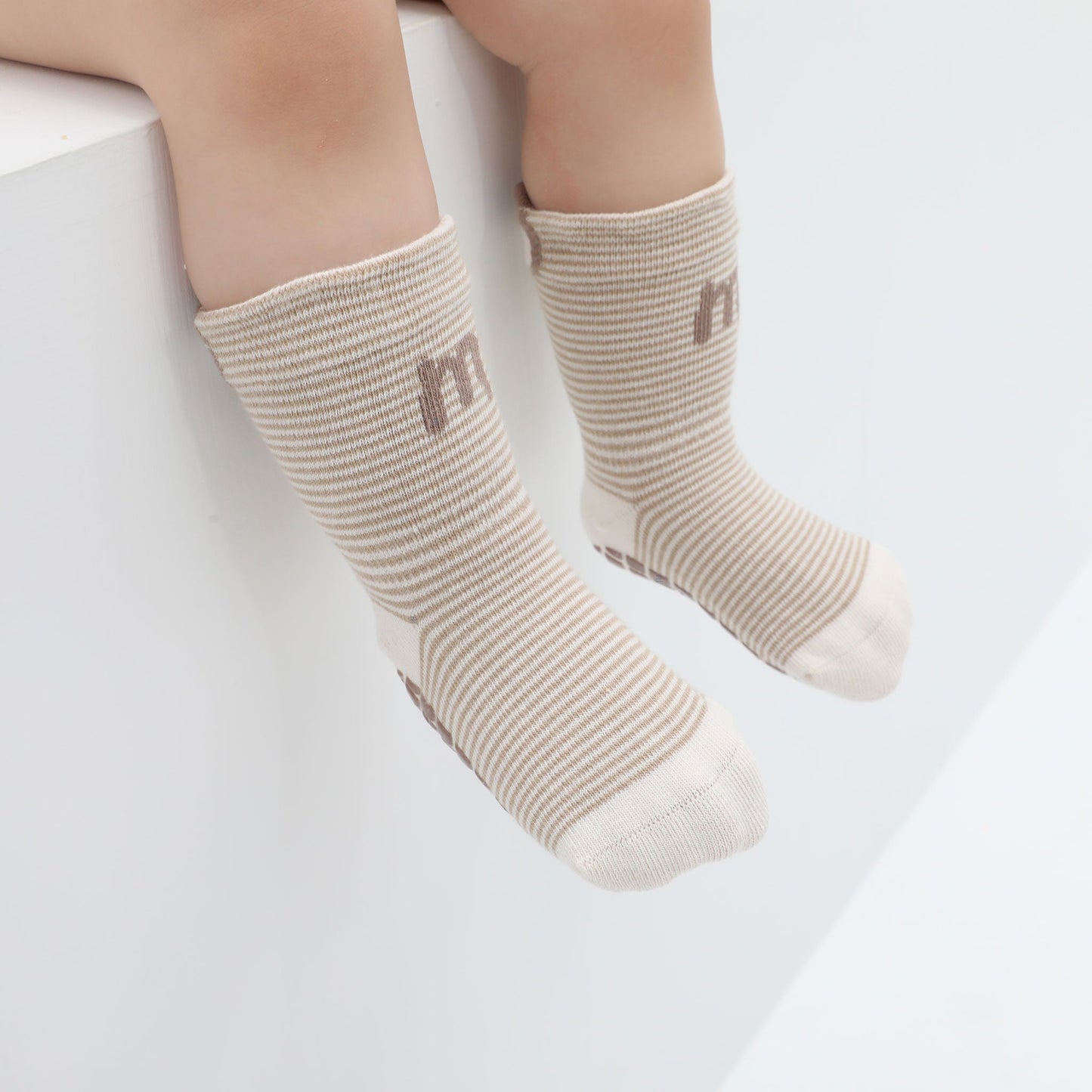 New- Hide & Seek- 5 Pairs of Stay-On Baby & Toddler Non-Slip Socks