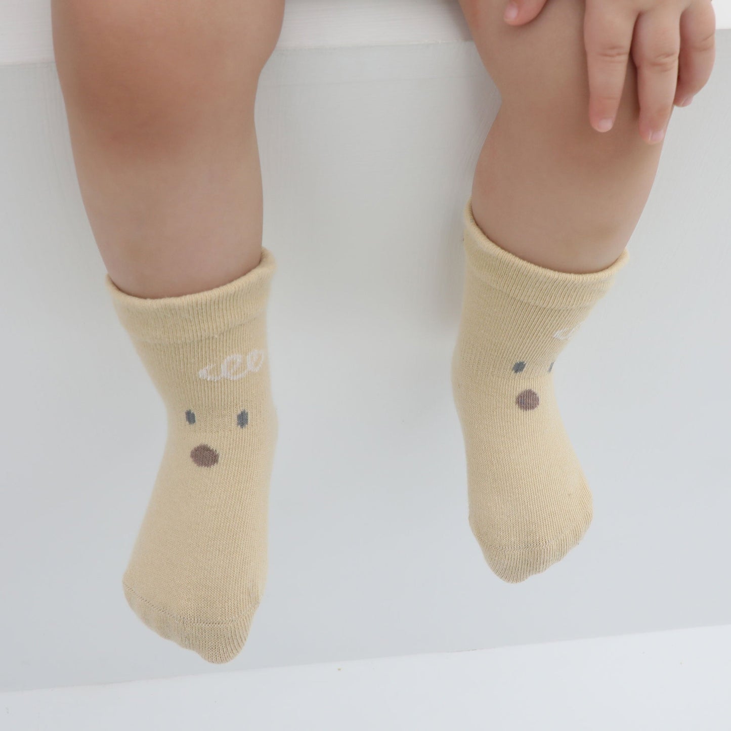 New- Hide & Seek- 5 Pairs of Stay-On Baby & Toddler Non-Slip Socks